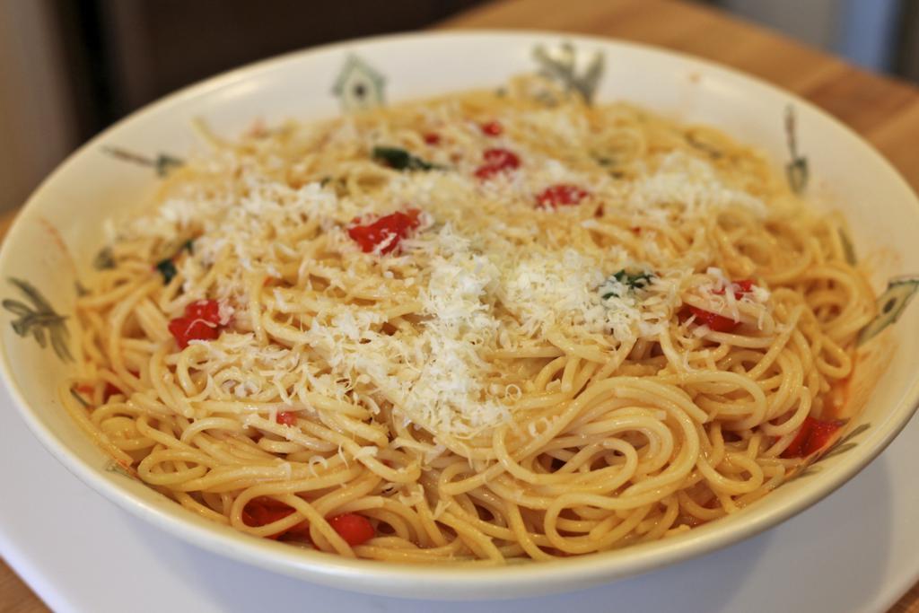 Spaghetti with Cherry Tomatoes and Pecorino